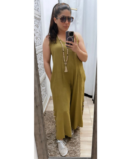 Side buttons linen jumpsuit