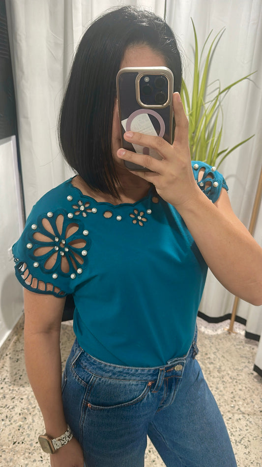 Teal top