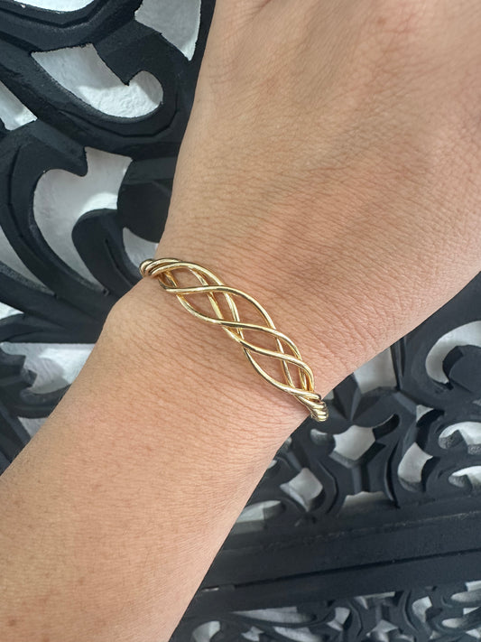 Bangle bracelet