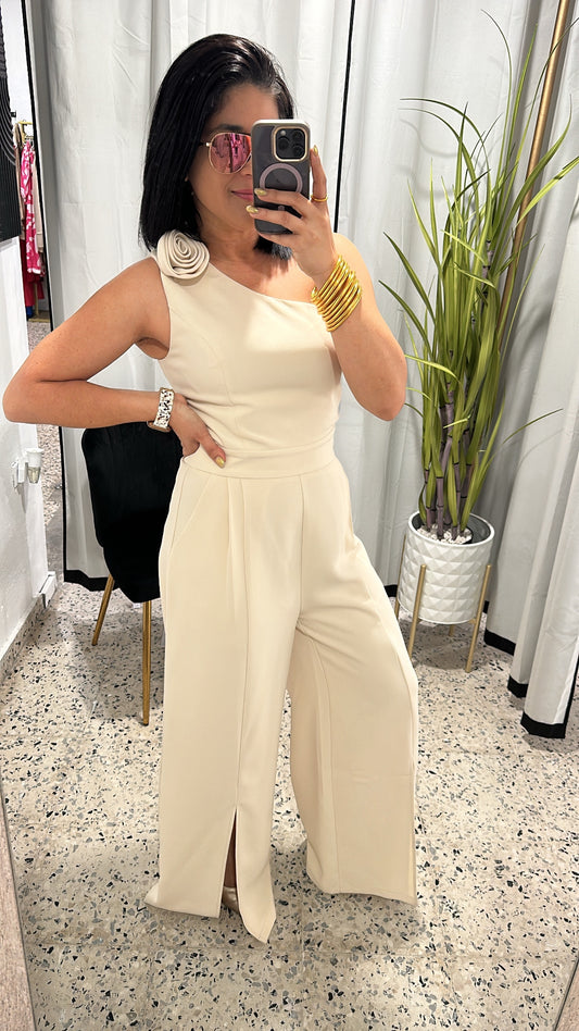 Off shoulder side flower
