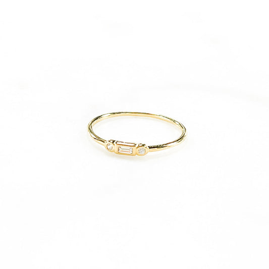 ROUND + BAGUETTE LINE UP RING